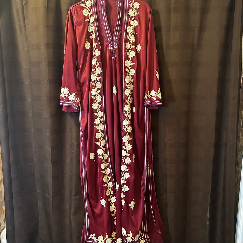 Wine, Cream and Gold Embellished Abaya Jalabiya Jilbab Farasha Robe Gown Kaftan
